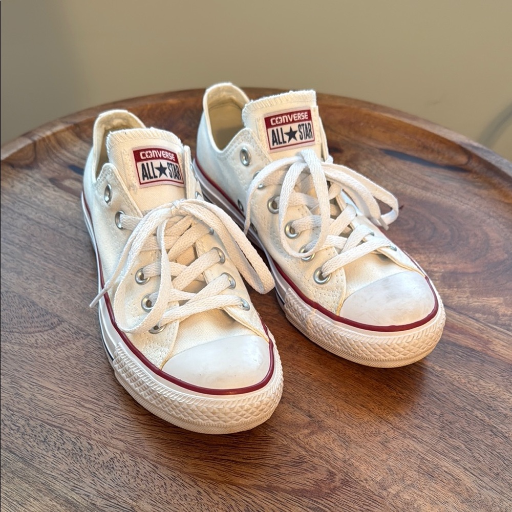Converse White All Star Sneakers Women’s 7 / Men’s 5